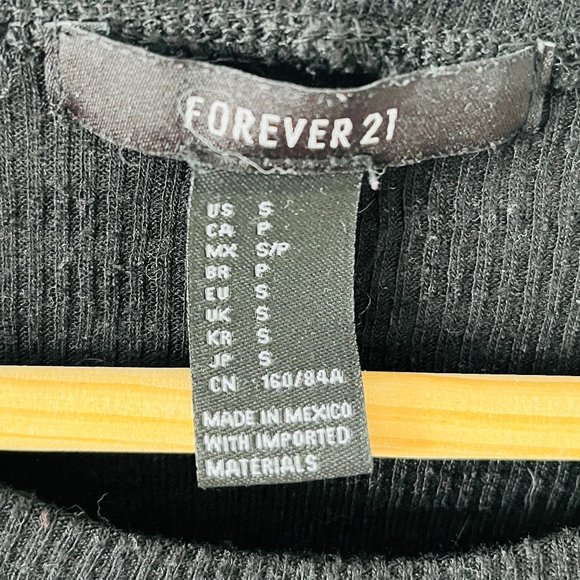 Forever 21 Black Ribbed Crop Top - Picture 3 of 3